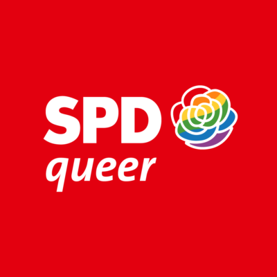 SPDqueer. Logo. Eine stilisierte Rosenblüte in Regenbogenfarben (rot oben links bis violett unten rechts.