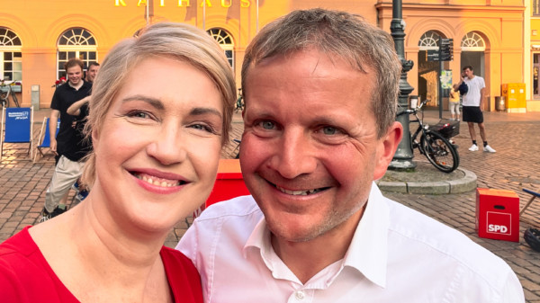 Manuela Schwesig Rico Badenschier Schwerin Wahlen Selfie 2023